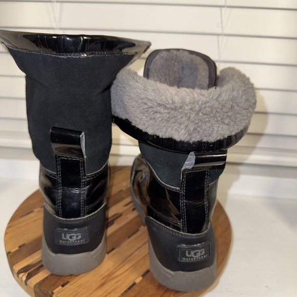 UGG Adirondack III Patent Leather Black Waterproof Boots W4 K2 EU34 Winter snow - Picture 4 of 9